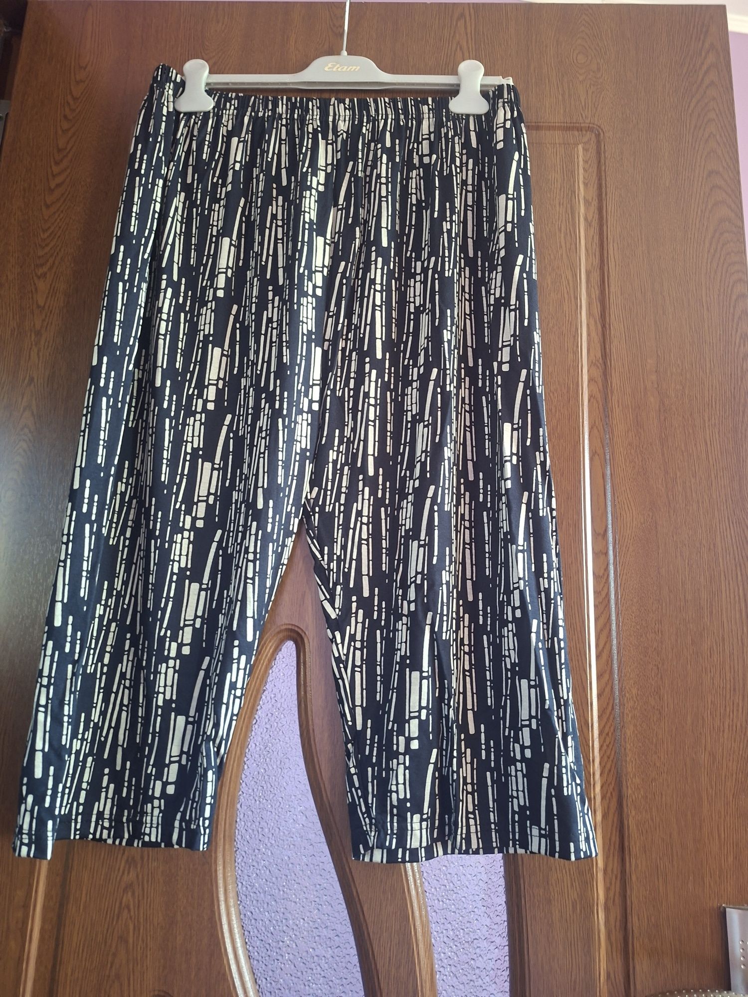 Vând Pantaloni Damă  de  Vară Mărimea XXL Noi