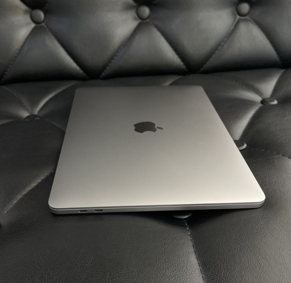 Apple MacBook Pro M2 2022 в идеальном состоянии