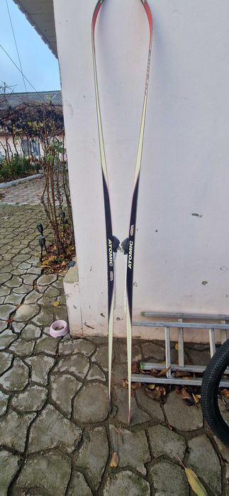 Schiuri fond atomic densolite core motion 46 , lungime 185cm.Plus bete