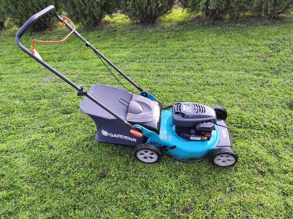 Бензинова косачка GARDENA 46 V - 3 в 1 Косене, събиране, мулчиране