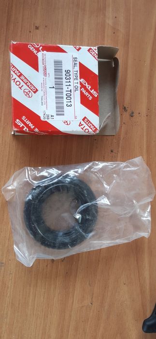 Сальник новый      90311-Т0013           продам