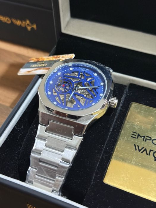 Часовник Emporio Watch