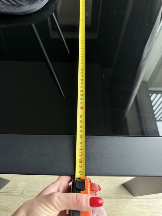 Masă extensibilă de design din sticlă și metal