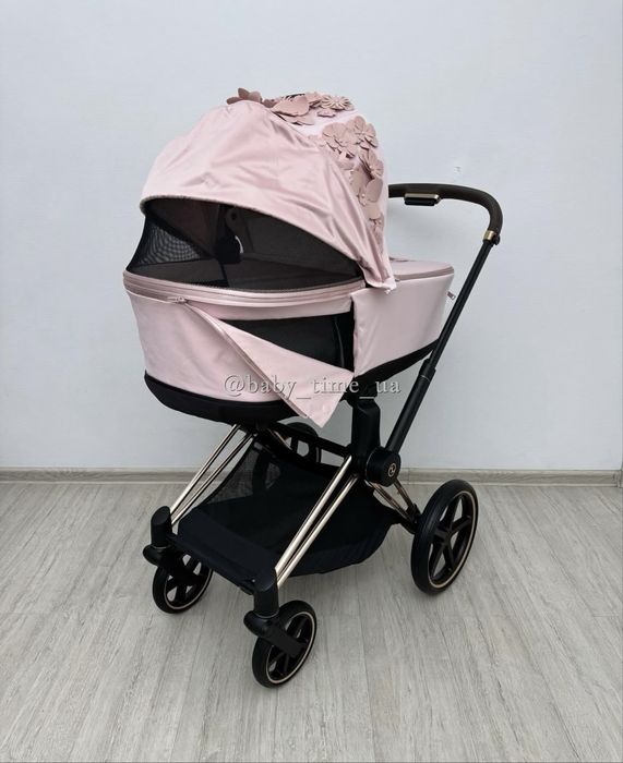 Cybex Priam Simply Flowers Pink 4.0 chassis Rosegold stroller