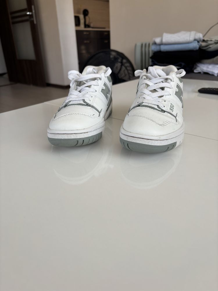 Дамски обувки New Balance 550