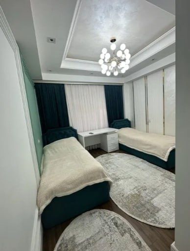 СРОЧНО!!!ПРОДАЁТСЯ КВАРТИРА  3/2/7 в Новостройке ул. Мукумий
Кафе Воn,