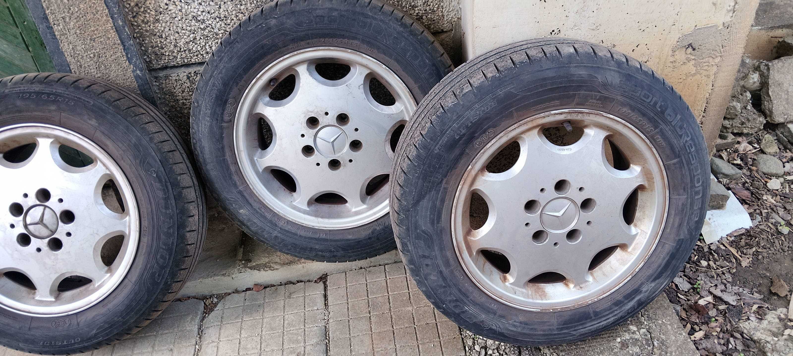 Джанти 15" с гуми за мерцедес 4 броя.