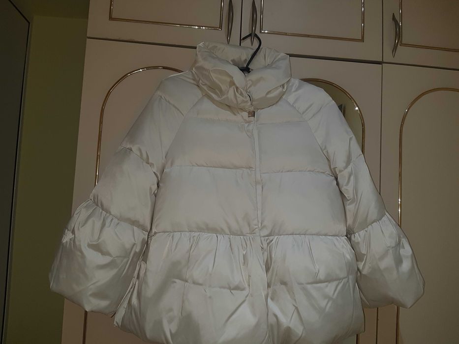 Продавам стилно яке на ELizabetta Franchi