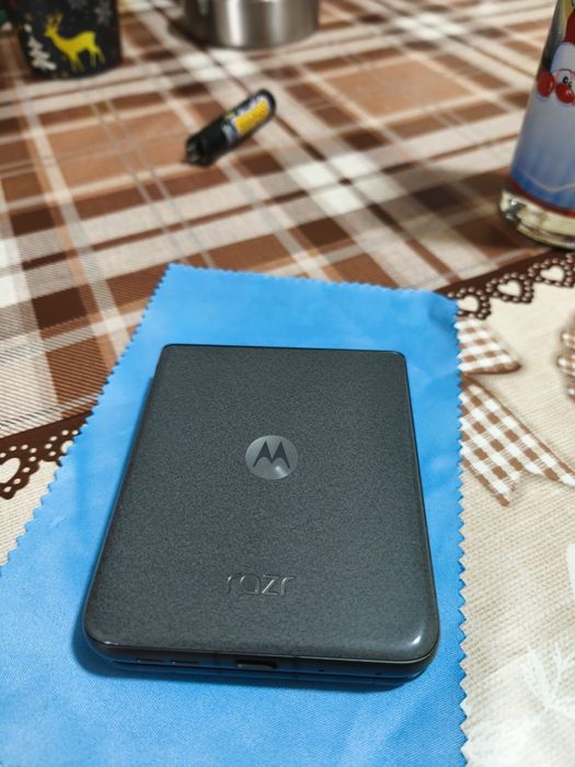 Motorola RAZR 50 Grey 256gb 12gb RAM