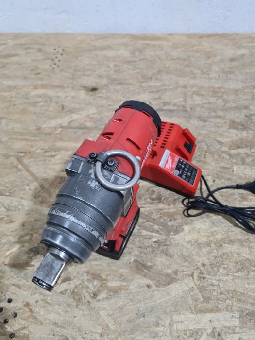 Impact camioane utilaje agricole Milwaukee M18 ONEFHIWF1 2033 Nm 1toll