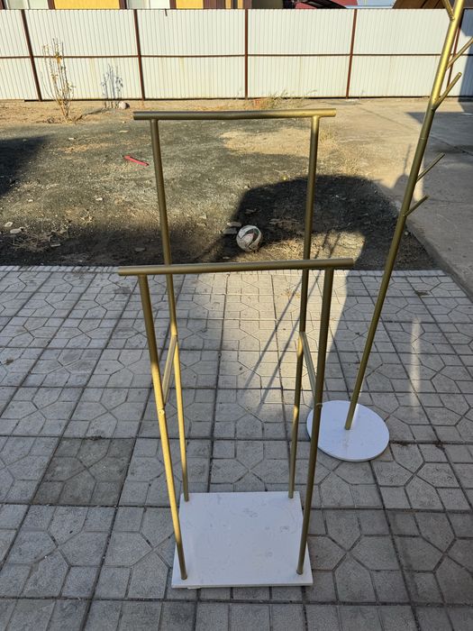 Вешалка и подставка для полотенец,