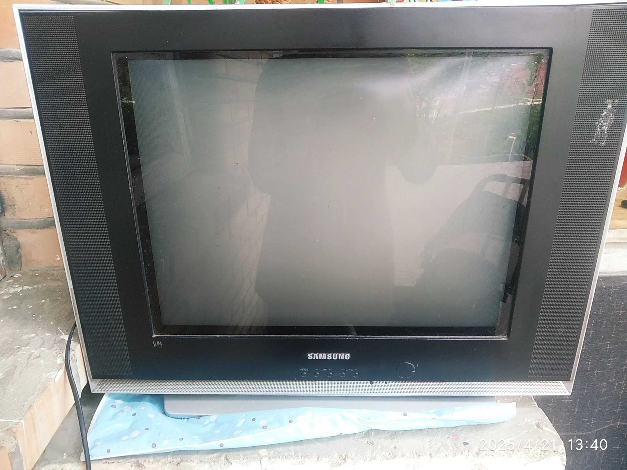 Samsung televizor eski ishlaydi  holati yaxshi