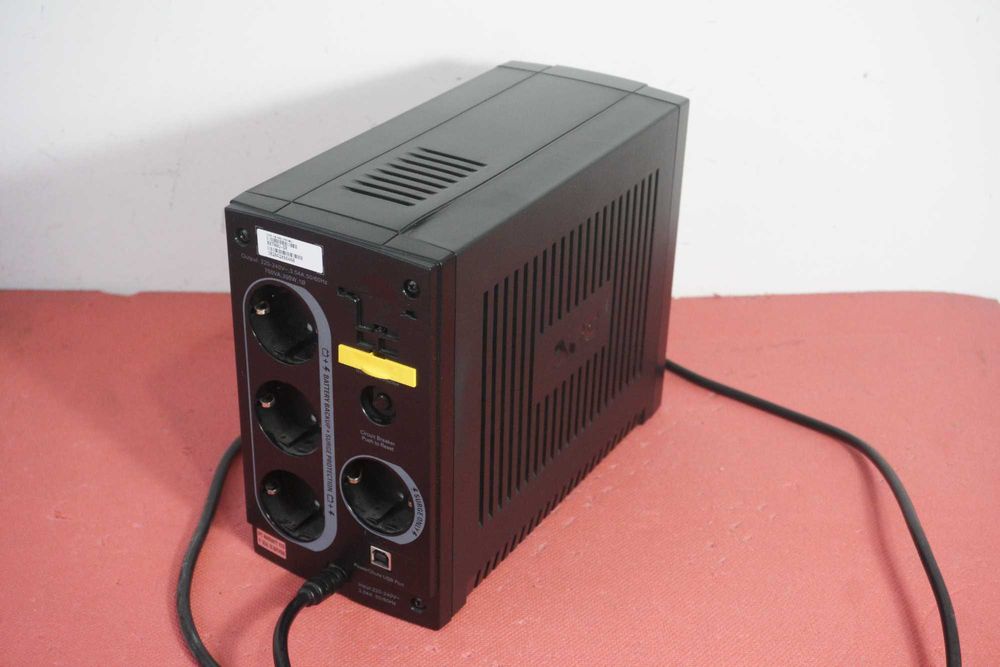 UPS устройство APC Back-UPS 700 390W с новa батерия/ Вкл.ДДС