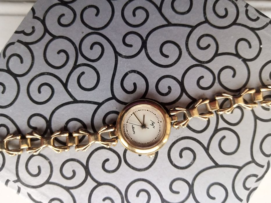 Часы женские позолоченные