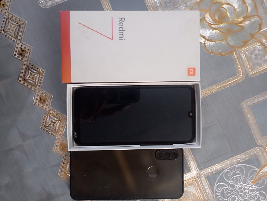 Redmi 7      32gb xotira