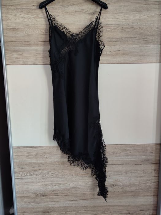Дантелeна рокля по модел на Zara