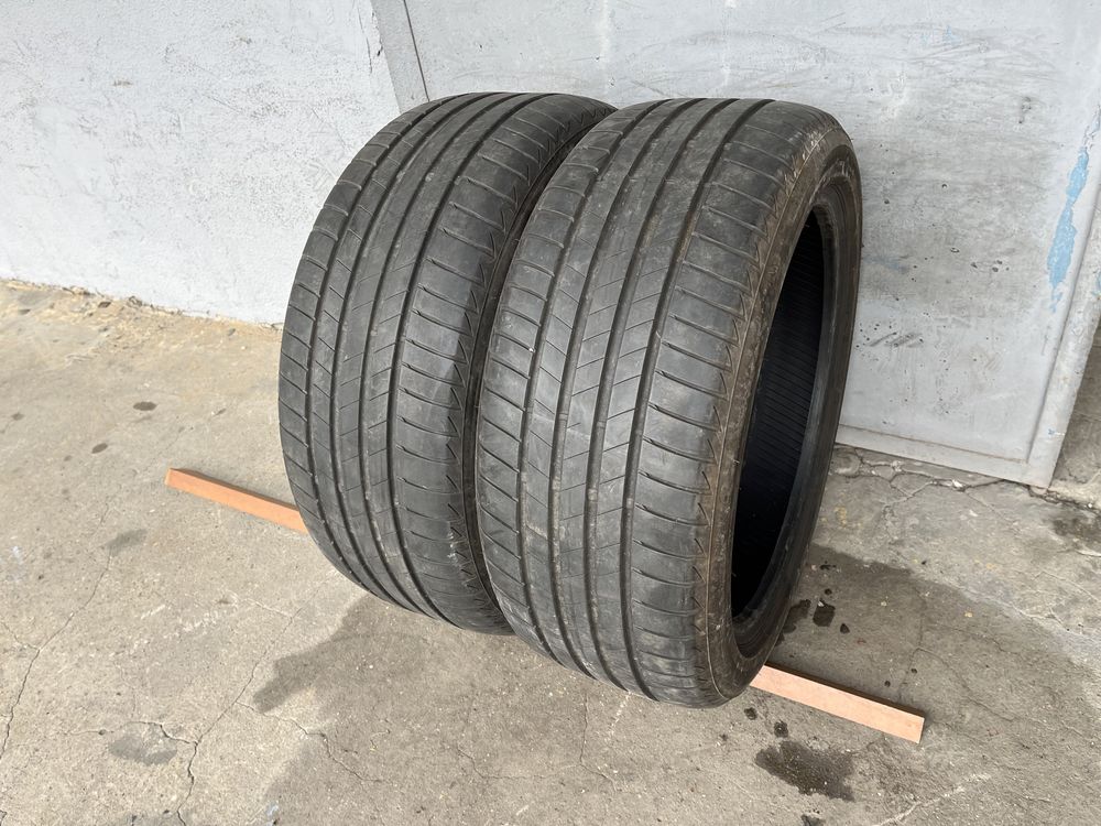 2 бр. летни гуми 235/45/18 Bridgestone DOT 1020 5 mm