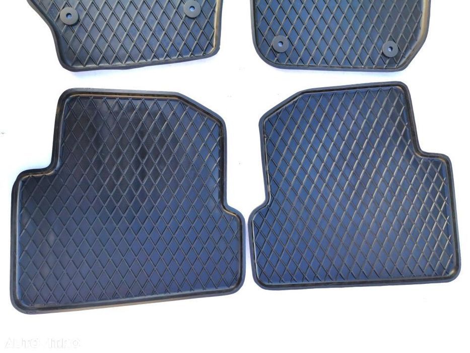 Covorase cauciuc Fabia2, Pollo 5, Ibiza cu clipsuri de prindere