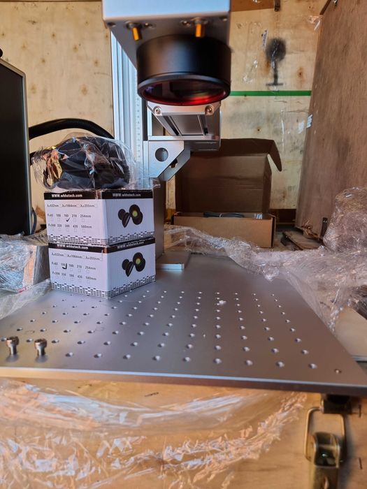 Gravator fiber laser 2.5D JPT 50W/Gravura în relief/Ezcad3 cu licenta.