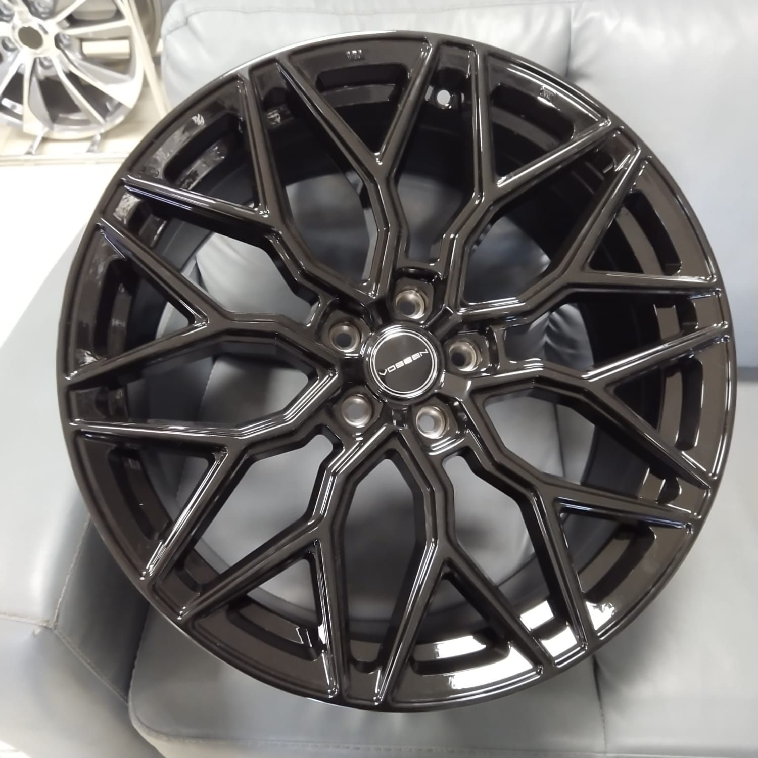 Новые 20-ые Vossen HF2 разноширокие