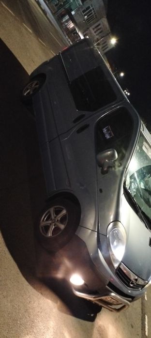 Vând Opel vivaro mixt motor 2 litri pe lanț 6 locuri plus dubă i