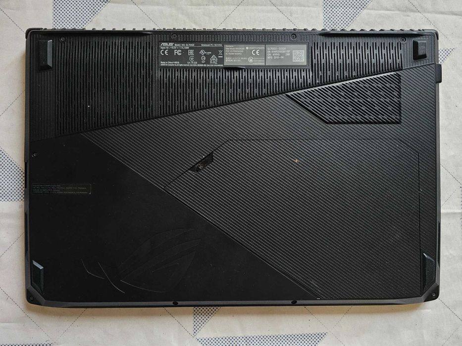 Laptop Gaming Asus RogStrix GL703G 17" I7-8750H, RTX 1050 TI 4GB, 24Gb