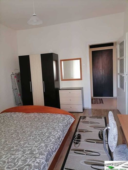 Дава се под наем Тристаен апартамент в Пловдив, Център - 90 кв.м за 561 € - Снимка #12