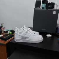 Air force 1 aproape noi