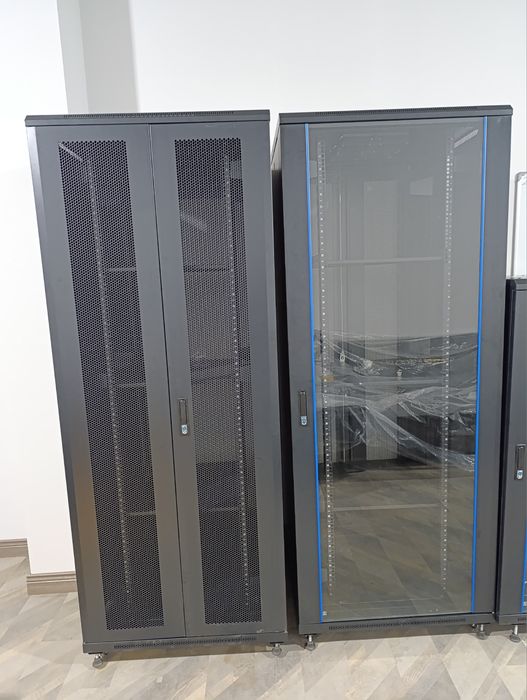 Телекоммуникационный шкаф 42U