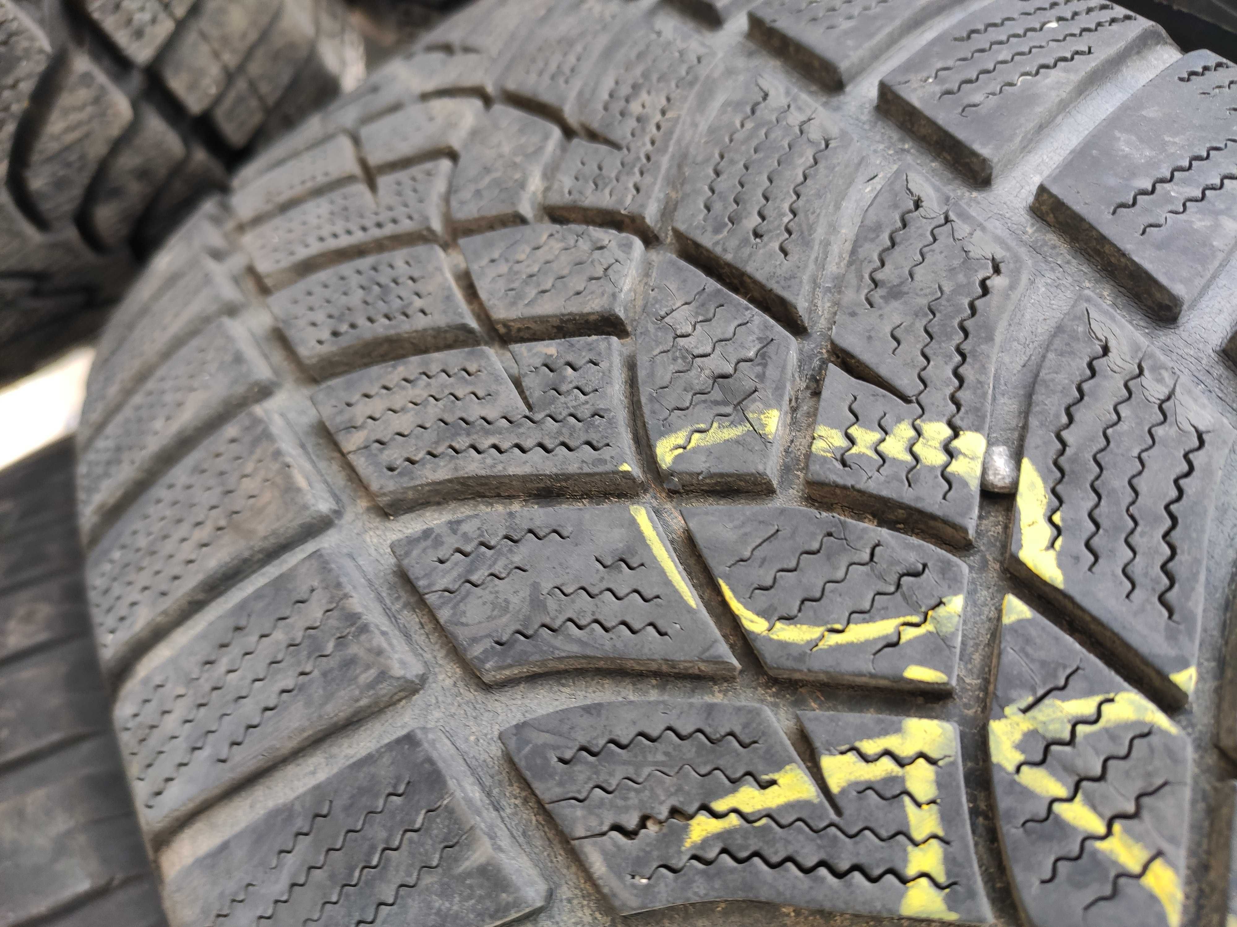 2бр Зимни гуми 235 60 16 - Goodyear