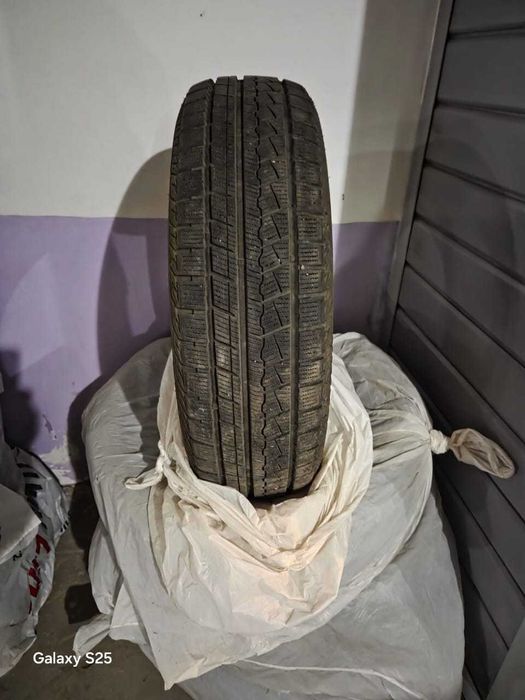 Шины зимние комплект 215/70R16