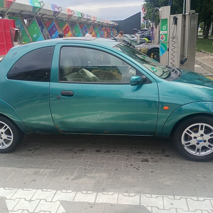 Vând auto Ford ka