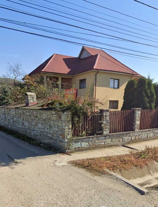 Închiriez casă în Urisor