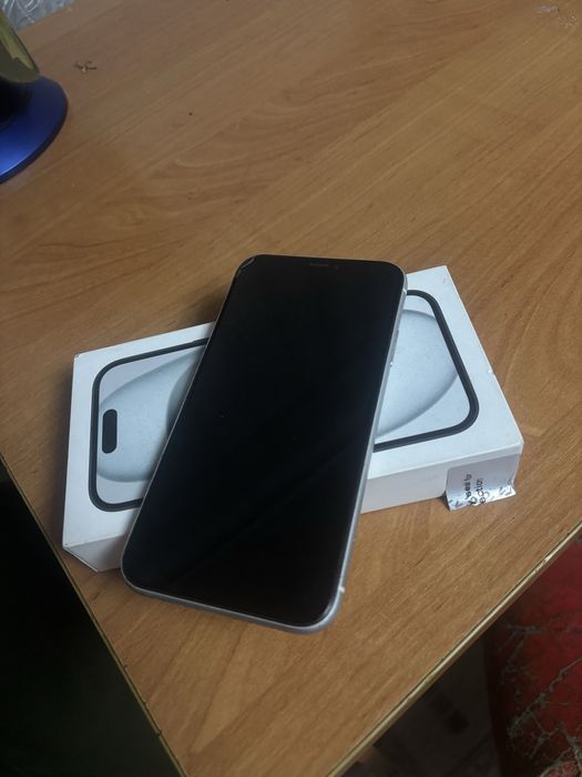 Продам айфон хр.