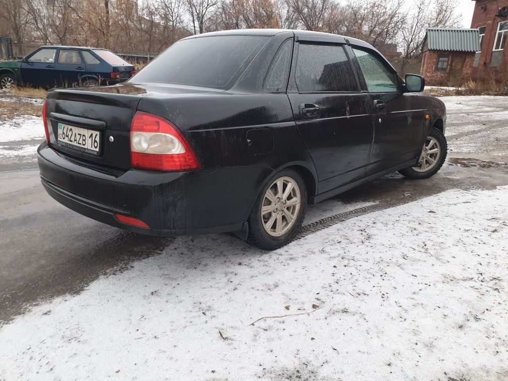 Продам живую приору.
