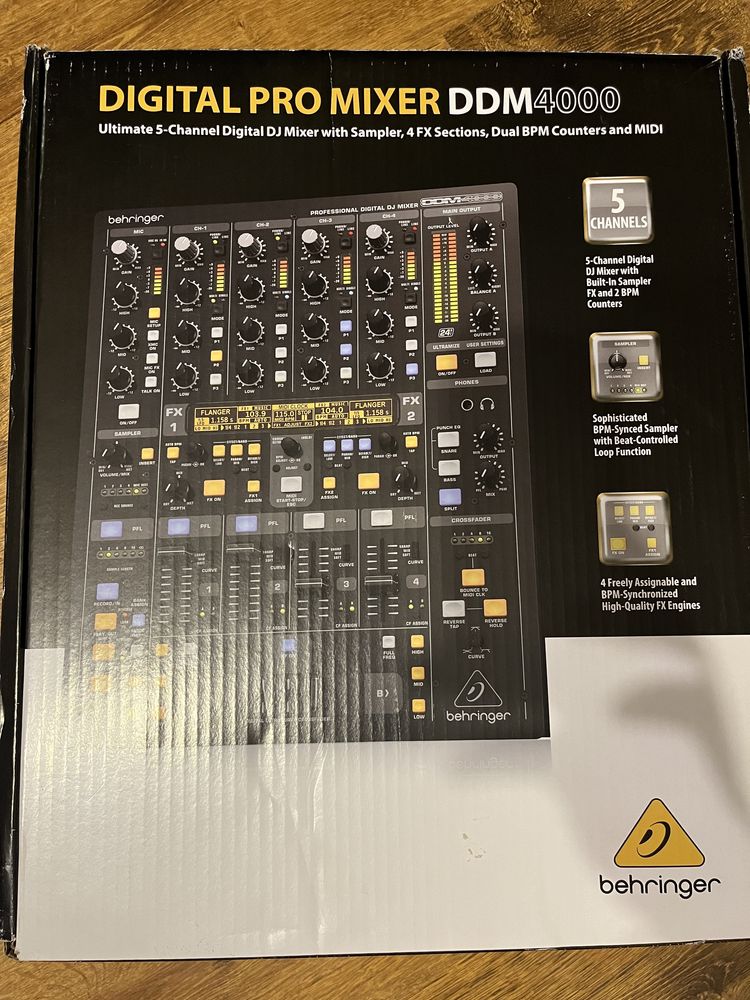 Behringer DDM4000 Nou