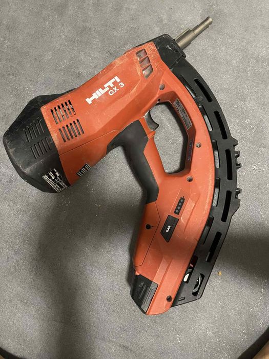 Hilti GX 3 — газов пиронопистолет (газов такер).
