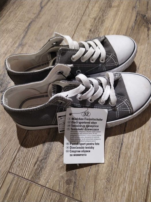 Pantofi sport / tenisi marimea 32, marca Kappa, NOI
