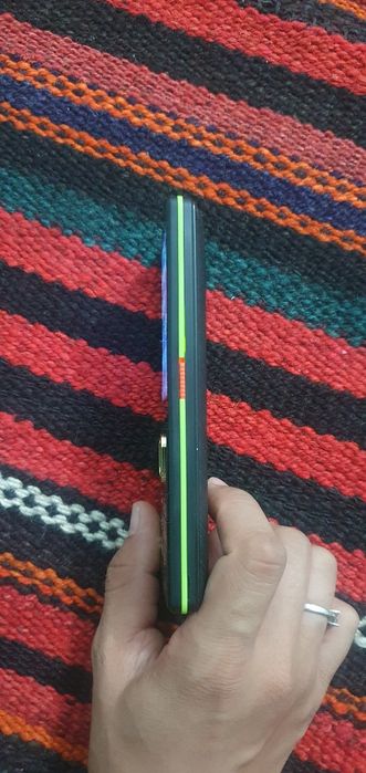 T528 telefon sotiladi.