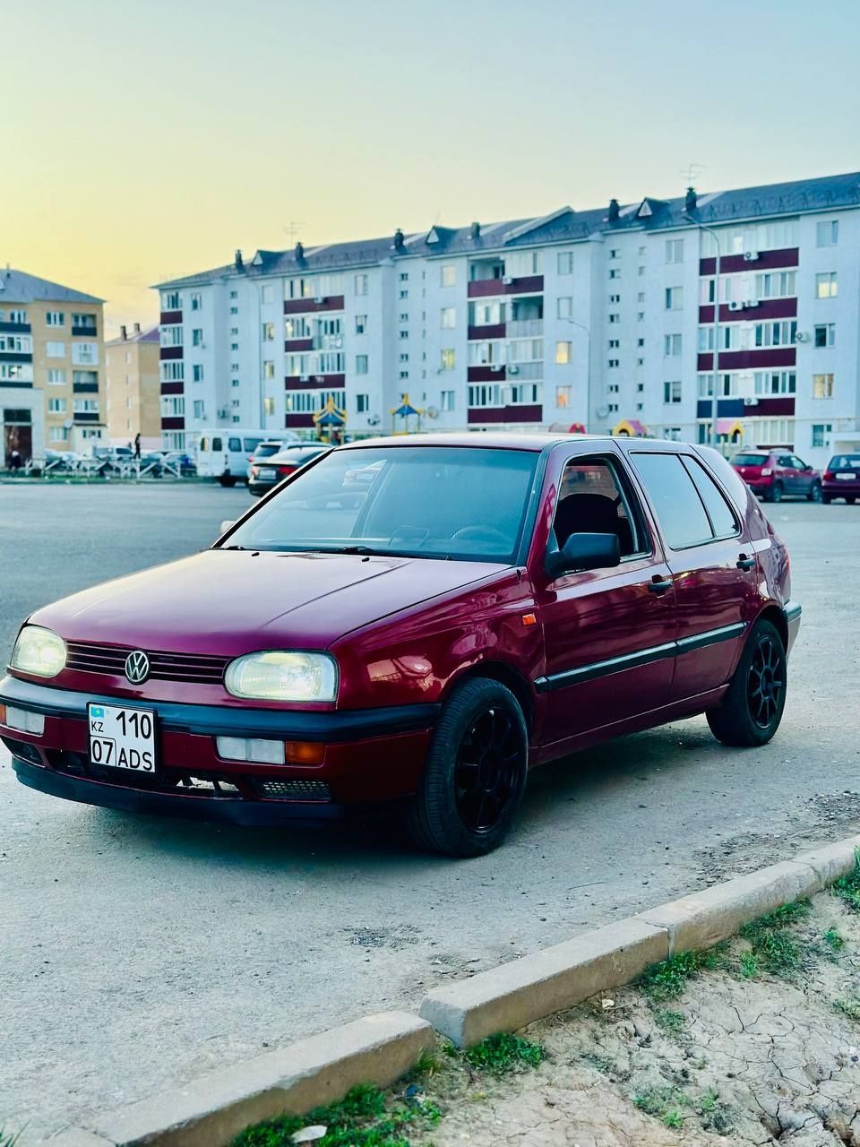 Продам Volkswagen  Golf 3, 92г 1.8 моно