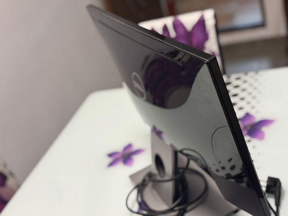 Monitor Dell Professional 22–23” Full HD, 60Hz