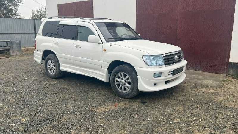 Тюнингованные накладки Aura на Lexus LX 470 Toyota Land Cruiser 100