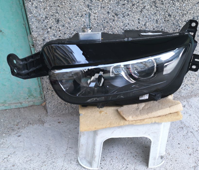 Оригинален фар Ситроен Citroen C4 Picasso Biksenon