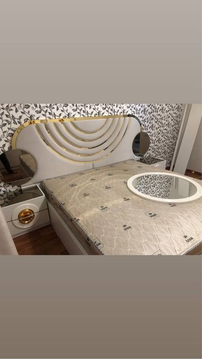 Спальный гарнитур кровать тумба комод + пуфик матрас подарок