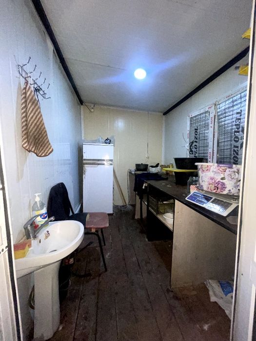 Konteyner sotiladi 9 m 2 m