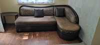 Продавам диван втора употреба, кожен кафяв,удобен,разтяга се,с ракла