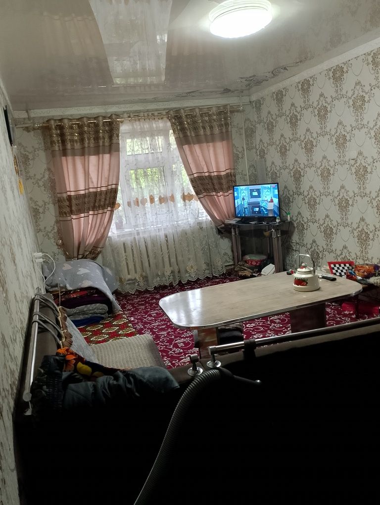Киргили 1 этаж 2 хона квартира сотилади