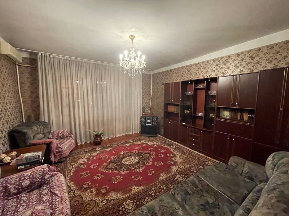 Юнусабад -8 2х комнатная квартира 2й этаж