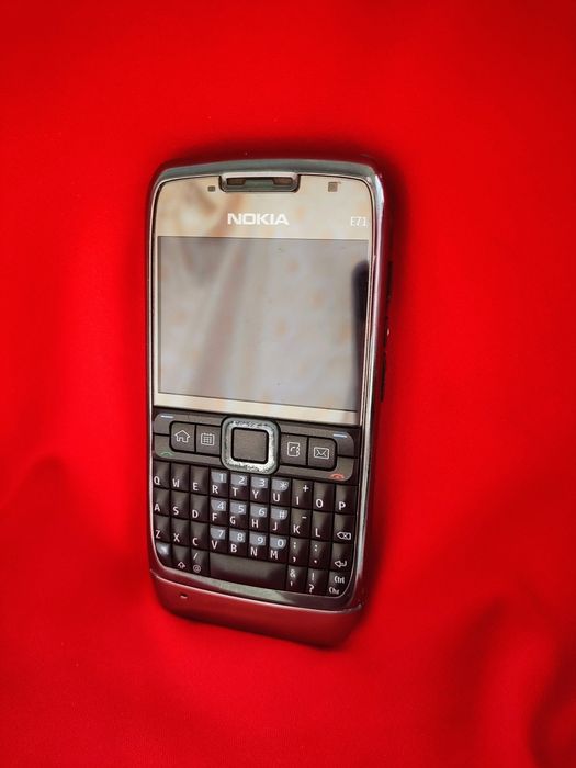 Nokia E71 E Series ( decodat, stare foarte buna)
