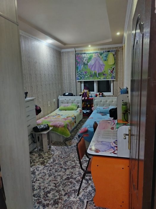 Продаётся трехкомнатная квартира третий этаж в районе Артыкова.
